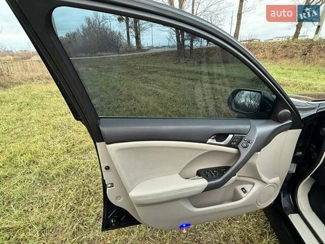 Черный Хонда Аккорд, объемом двигателя 2.4 л и пробегом 270 тыс. км за 8000 $, фото 23 на Automoto.ua