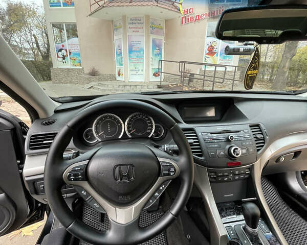 Черный Хонда Аккорд, объемом двигателя 2.4 л и пробегом 177 тыс. км за 10200 $, фото 8 на Automoto.ua