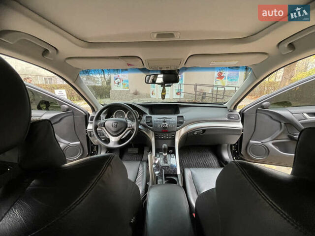 Черный Хонда Аккорд, объемом двигателя 2.4 л и пробегом 177 тыс. км за 10200 $, фото 14 на Automoto.ua