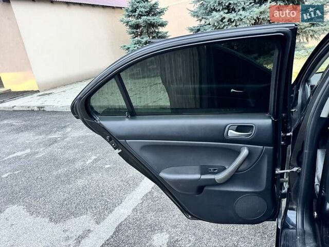 Черный Хонда Аккорд, объемом двигателя 2 л и пробегом 167 тыс. км за 8000 $, фото 18 на Automoto.ua