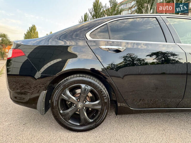 Чорний Хонда Аккорд, об'ємом двигуна 2.4 л та пробігом 235 тис. км за 12307 $, фото 5 на Automoto.ua