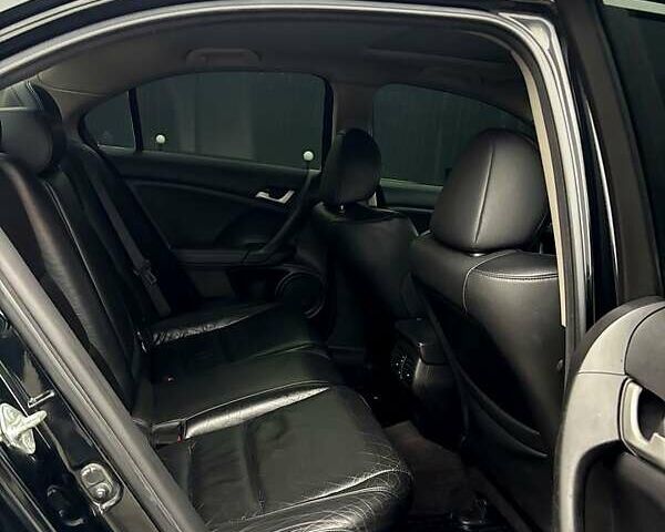 Черный Хонда Аккорд, объемом двигателя 2.4 л и пробегом 310 тыс. км за 10000 $, фото 6 на Automoto.ua