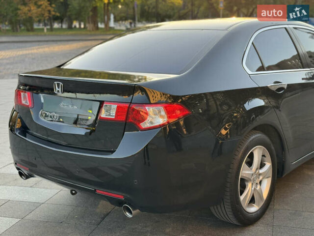 Чорний Хонда Аккорд, об'ємом двигуна 2 л та пробігом 208 тис. км за 10500 $, фото 4 на Automoto.ua