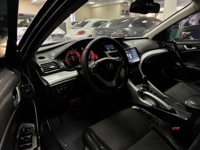 Черный Хонда Аккорд, объемом двигателя 2.4 л и пробегом 187 тыс. км за 9500 $, фото 9 на Automoto.ua