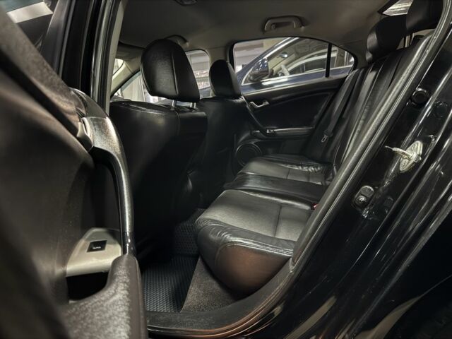 Черный Хонда Аккорд, объемом двигателя 2.4 л и пробегом 187 тыс. км за 9500 $, фото 8 на Automoto.ua