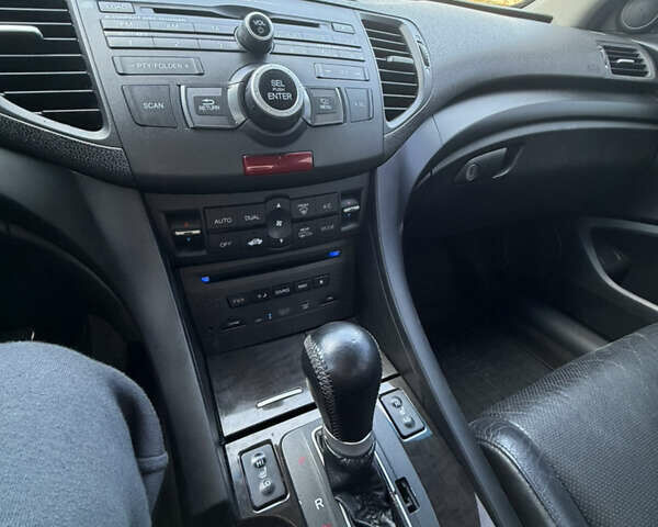 Чорний Хонда Аккорд, об'ємом двигуна 2.35 л та пробігом 258 тис. км за 9500 $, фото 9 на Automoto.ua