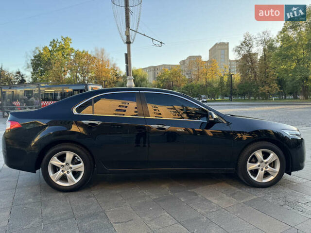 Чорний Хонда Аккорд, об'ємом двигуна 2 л та пробігом 208 тис. км за 10500 $, фото 5 на Automoto.ua