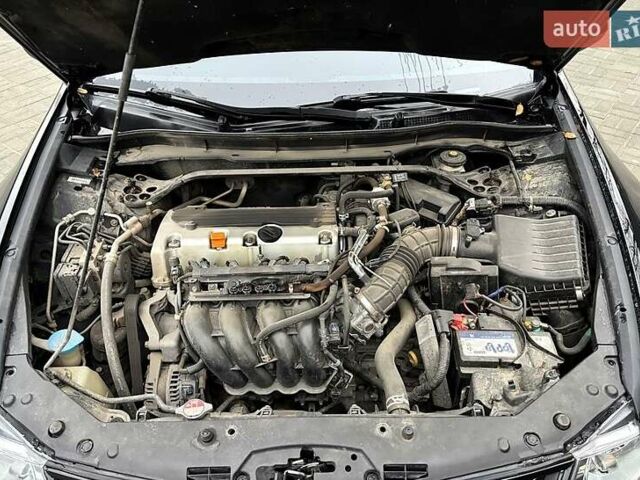 Черный Хонда Аккорд, объемом двигателя 2.4 л и пробегом 310 тыс. км за 10000 $, фото 11 на Automoto.ua