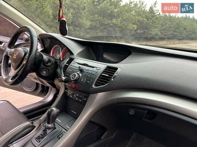 Чорний Хонда Аккорд, об'ємом двигуна 2.4 л та пробігом 205 тис. км за 7450 $, фото 24 на Automoto.ua