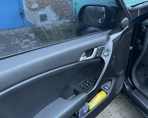 Черный Хонда Аккорд, объемом двигателя 2.4 л и пробегом 205 тыс. км за 9200 $, фото 11 на Automoto.ua