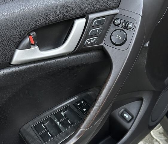 Черный Хонда Аккорд, объемом двигателя 2 л и пробегом 285 тыс. км за 9400 $, фото 9 на Automoto.ua