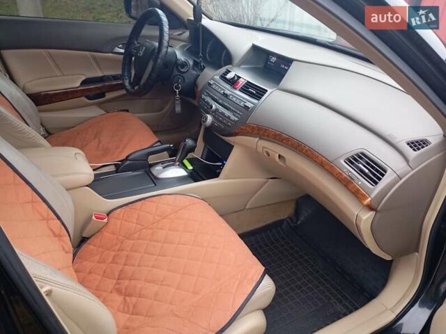 Черный Хонда Аккорд, объемом двигателя 2.35 л и пробегом 175 тыс. км за 7300 $, фото 5 на Automoto.ua