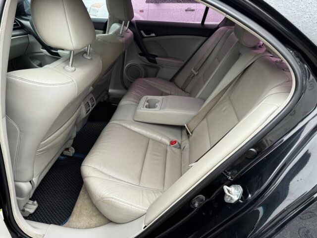 Чорний Хонда Аккорд, об'ємом двигуна 2.4 л та пробігом 209 тис. км за 8200 $, фото 15 на Automoto.ua