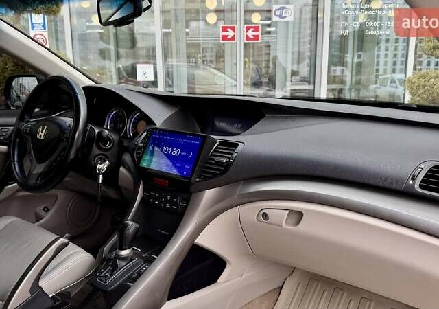 Черный Хонда Аккорд, объемом двигателя 2 л и пробегом 239 тыс. км за 10500 $, фото 16 на Automoto.ua