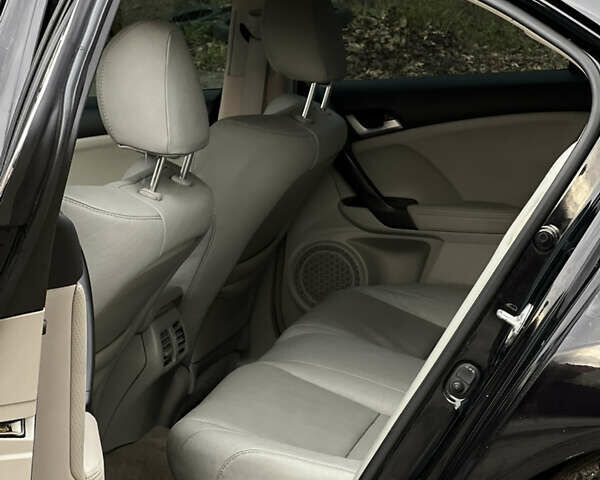 Черный Хонда Аккорд, объемом двигателя 2.35 л и пробегом 235 тыс. км за 8300 $, фото 12 на Automoto.ua