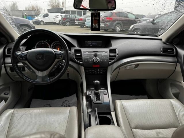 Чорний Хонда Аккорд, об'ємом двигуна 2.4 л та пробігом 209 тис. км за 8200 $, фото 11 на Automoto.ua