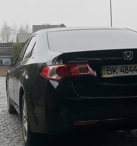 Черный Хонда Аккорд, объемом двигателя 2 л и пробегом 185 тыс. км за 7900 $, фото 6 на Automoto.ua