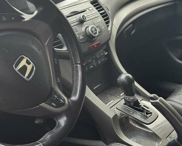 Черный Хонда Аккорд, объемом двигателя 2 л и пробегом 220 тыс. км за 8300 $, фото 3 на Automoto.ua