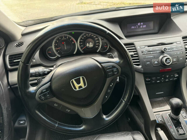 Черный Хонда Аккорд, объемом двигателя 2.35 л и пробегом 184 тыс. км за 9800 $, фото 29 на Automoto.ua