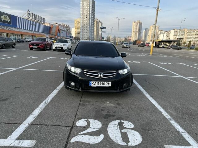 Чорний Хонда Аккорд, об'ємом двигуна 2.4 л та пробігом 250 тис. км за 8800 $, фото 4 на Automoto.ua