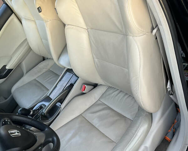 Черный Хонда Аккорд, объемом двигателя 2.35 л и пробегом 216 тыс. км за 9700 $, фото 8 на Automoto.ua