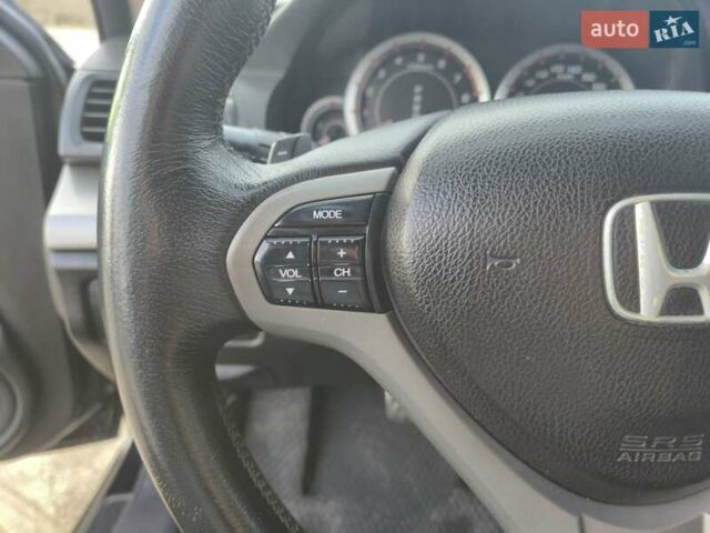 Черный Хонда Аккорд, объемом двигателя 2.35 л и пробегом 213 тыс. км за 9200 $, фото 4 на Automoto.ua