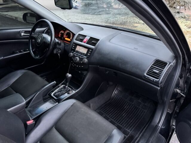 Черный Хонда Аккорд, объемом двигателя 2 л и пробегом 167 тыс. км за 8000 $, фото 13 на Automoto.ua