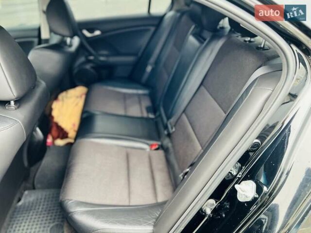 Чорний Хонда Аккорд, об'ємом двигуна 2.4 л та пробігом 250 тис. км за 8800 $, фото 6 на Automoto.ua