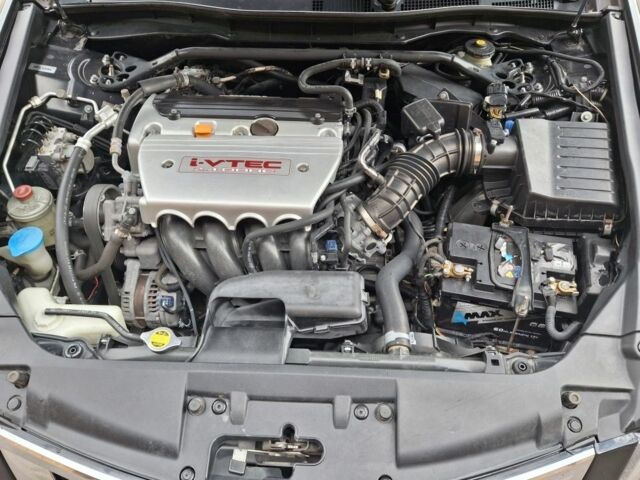 Черный Хонда Аккорд, объемом двигателя 2.4 л и пробегом 356 тыс. км за 7300 $, фото 6 на Automoto.ua