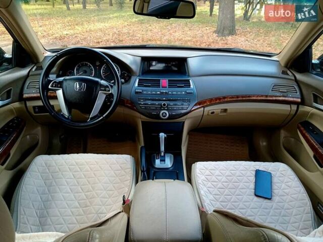 Черный Хонда Аккорд, объемом двигателя 2.35 л и пробегом 177 тыс. км за 7700 $, фото 17 на Automoto.ua