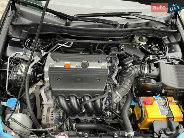 Черный Хонда Аккорд, объемом двигателя 2.4 л и пробегом 177 тыс. км за 10200 $, фото 6 на Automoto.ua