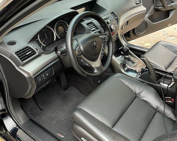 Черный Хонда Аккорд, объемом двигателя 2.4 л и пробегом 177 тыс. км за 10200 $, фото 10 на Automoto.ua