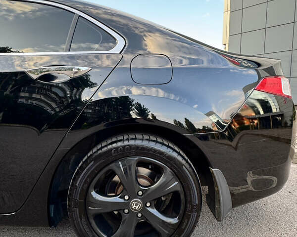 Чорний Хонда Аккорд, об'ємом двигуна 2.4 л та пробігом 235 тис. км за 12307 $, фото 3 на Automoto.ua