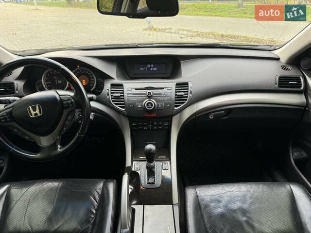 Черный Хонда Аккорд, объемом двигателя 2.35 л и пробегом 184 тыс. км за 9800 $, фото 23 на Automoto.ua