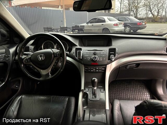 Черный Хонда Аккорд, объемом двигателя 2.4 л и пробегом 310 тыс. км за 10000 $, фото 9 на Automoto.ua