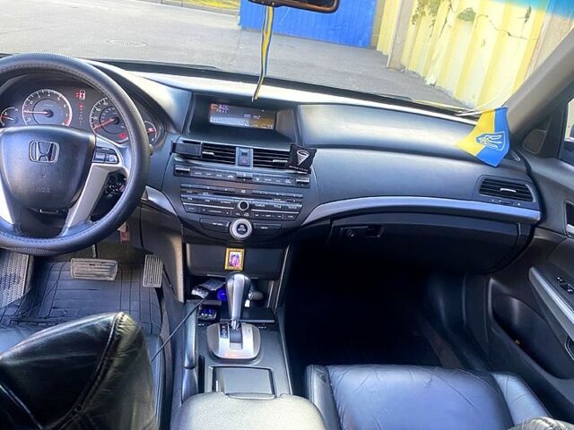 Черный Хонда Аккорд, объемом двигателя 2.4 л и пробегом 215 тыс. км за 6200 $, фото 10 на Automoto.ua