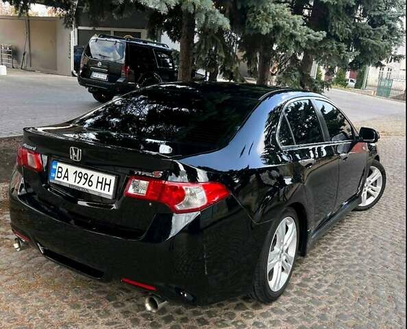 Черный Хонда Аккорд, объемом двигателя 2.4 л и пробегом 230 тыс. км за 10800 $, фото 1 на Automoto.ua