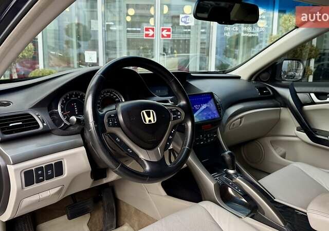 Черный Хонда Аккорд, объемом двигателя 2 л и пробегом 239 тыс. км за 10500 $, фото 19 на Automoto.ua