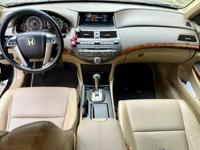 Чорний Хонда Аккорд, об'ємом двигуна 2.4 л та пробігом 310 тис. км за 6400 $, фото 4 на Automoto.ua