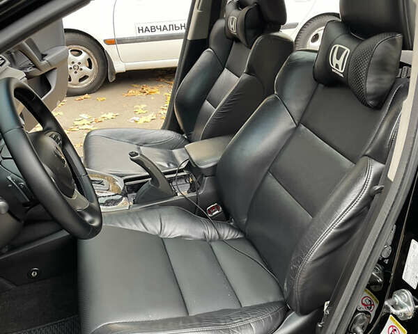 Черный Хонда Аккорд, объемом двигателя 2.4 л и пробегом 177 тыс. км за 10200 $, фото 9 на Automoto.ua