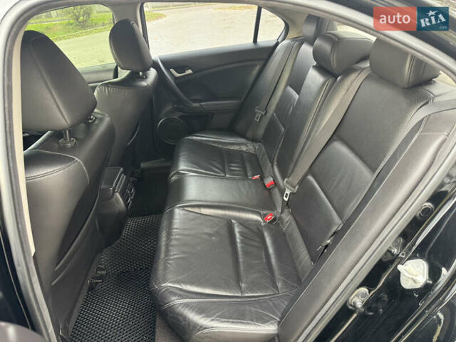 Черный Хонда Аккорд, объемом двигателя 2.35 л и пробегом 184 тыс. км за 9800 $, фото 31 на Automoto.ua