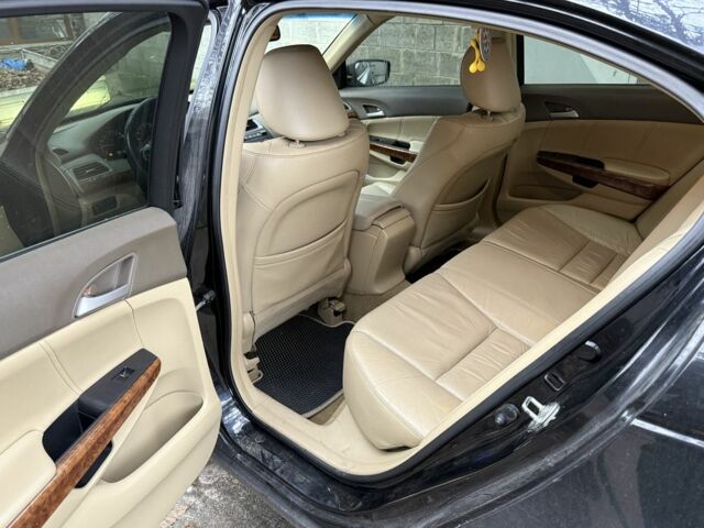 Чорний Хонда Аккорд, об'ємом двигуна 2.4 л та пробігом 310 тис. км за 6400 $, фото 5 на Automoto.ua