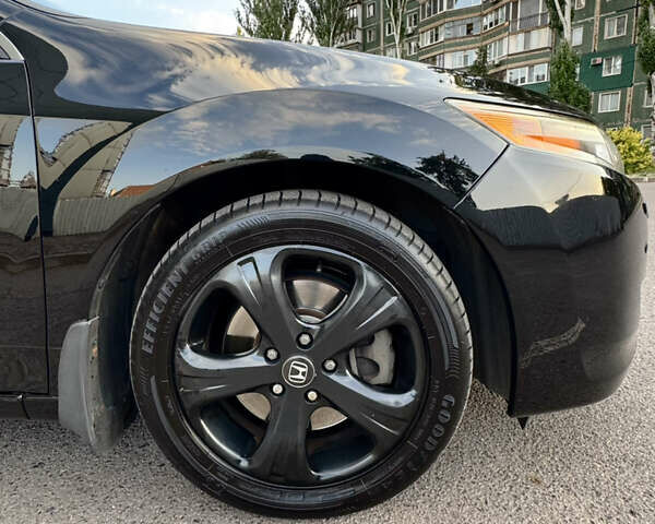 Чорний Хонда Аккорд, об'ємом двигуна 2.4 л та пробігом 235 тис. км за 12307 $, фото 4 на Automoto.ua