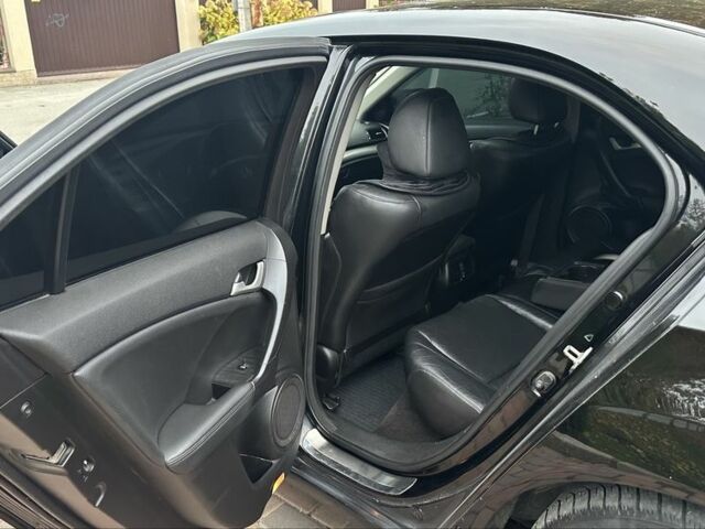 Хонда Аккорд 2009 в Киеве на Automoto.ua Черный Хонда Аккорд, объемом двигателя 2 л и пробегом 240 тыс. км за 8600 $, фото 12 на Automoto.ua