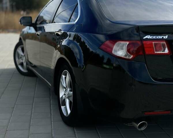 Черный Хонда Аккорд, объемом двигателя 2.4 л и пробегом 282 тыс. км за 10000 $, фото 11 на Automoto.ua