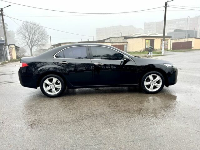 Черный Хонда Аккорд, объемом двигателя 2 л и пробегом 211 тыс. км за 9890 $, фото 5 на Automoto.ua