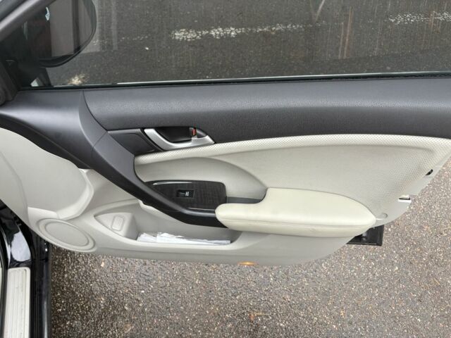 Черный Хонда Аккорд, объемом двигателя 2.4 л и пробегом 256 тыс. км за 9200 $, фото 13 на Automoto.ua