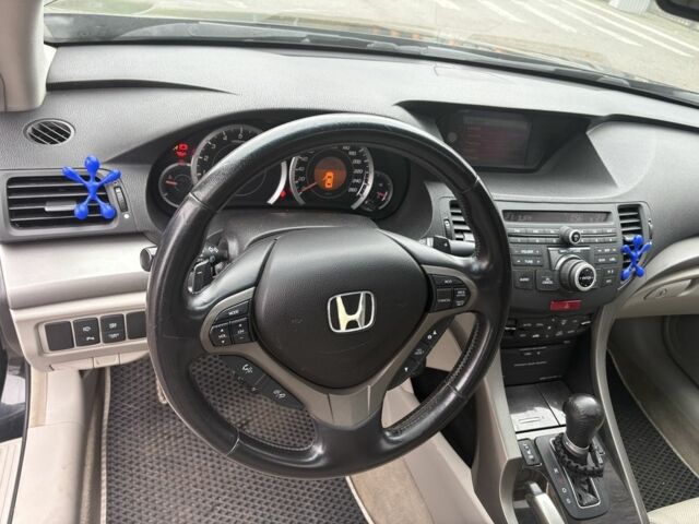 Черный Хонда Аккорд, объемом двигателя 2.4 л и пробегом 256 тыс. км за 9200 $, фото 14 на Automoto.ua