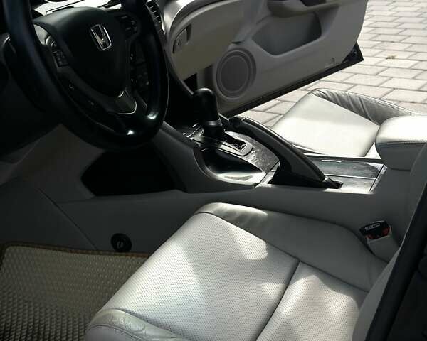 Черный Хонда Аккорд, объемом двигателя 2.4 л и пробегом 282 тыс. км за 10000 $, фото 17 на Automoto.ua