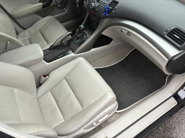 Черный Хонда Аккорд, объемом двигателя 2.4 л и пробегом 256 тыс. км за 9200 $, фото 16 на Automoto.ua